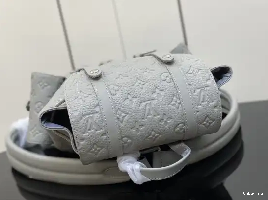 PM VUITTON CHRISTOPHER LOUIS 0706